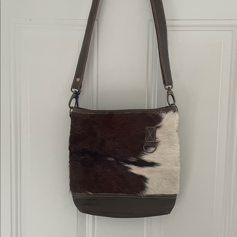 Chloe & Lex Brown & Cream Cowhide Crossbody Bag